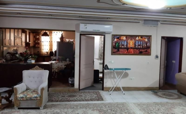                                         آپارتمان
                                        در زنبیل‌آباد (شهید صدوقی) قم