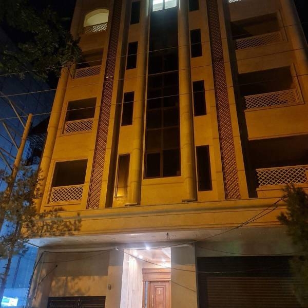                                             210 متر فول هوشمند
                                                                                آپارتمان
                                        در زنبیل‌آباد (شهید صدوقی) قم