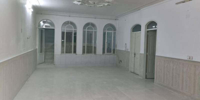 منزل ویلایی در هنرستان قم