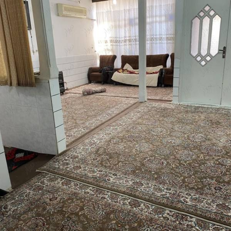 مغازه و خانه در بورس پوشاک قم
