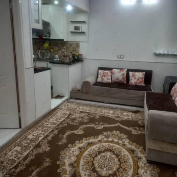 پشت قواره ۶۰ متری