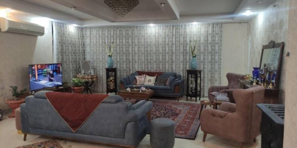                                             فروش آپارتمان ۱۲۲متری دونبش طبقه چهارم
                                                                                آپارتمان
                                        در زنبیل‌آباد (شهید صدوقی) قم