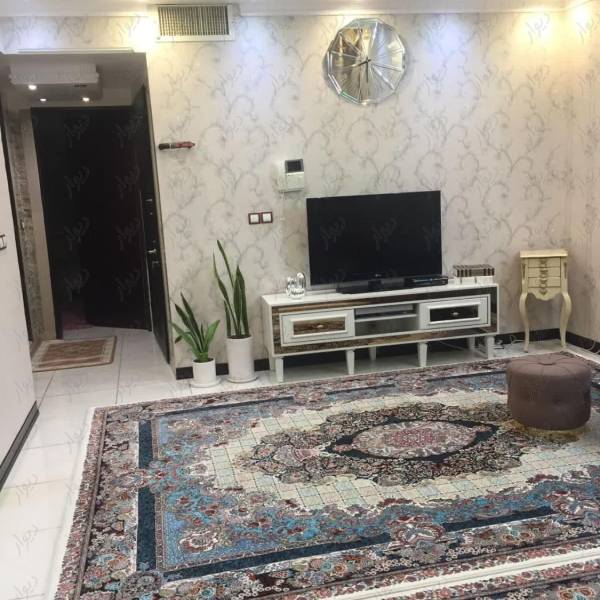                                             آپارتمان ۸۰متر، دو خوابه،تک واحدی
                                                                                آپارتمان
                                        در شهید بهشتی قم