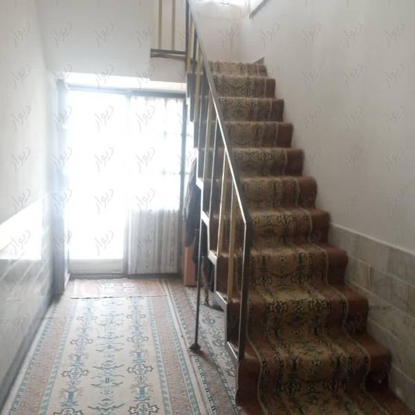                                             خانه آماده متراژ240،یک خواب
                                                                                منزل ویلایی
                                        در روستای قنوات قم