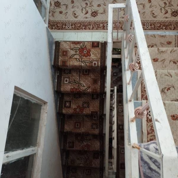                                             سه طبقه شهرقائم
                                                                                منزل ویلایی
                                        در کلهری قم